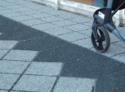 Seniorenheim mit Asphaltvorsatz auf Gussasphalt Freifläche im Seniorenheim mit Gussasphalt und Beschichtung